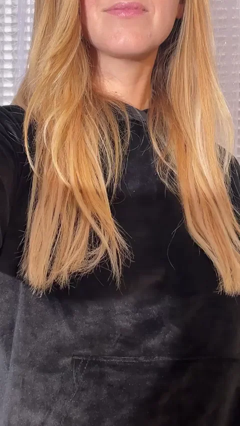 Hairy pussy like mine deserves to be filled