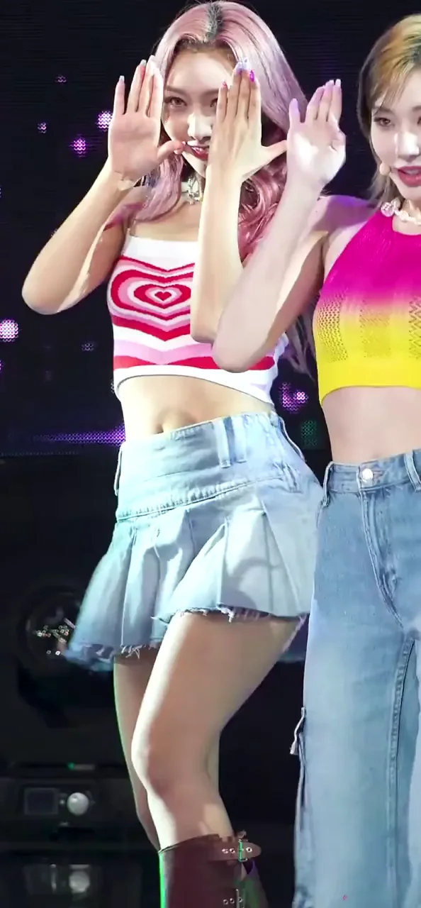 Minji's Slutty Skirt Tease: K-Pop Idol's Thicc Ass Flash