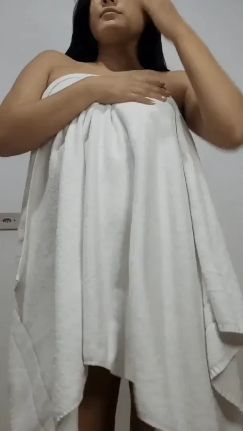 Its too hot in here, the towel can come off ;)