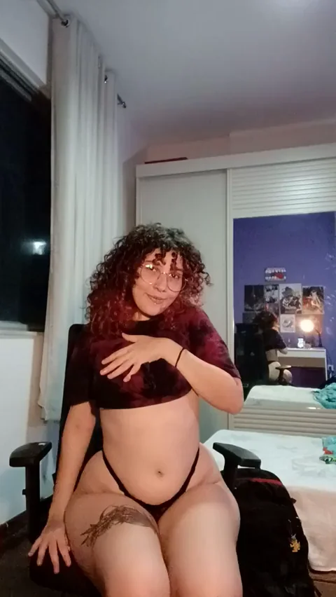 Latina Glasses Slut Begs for Ass Spanking Help 🍑🔥