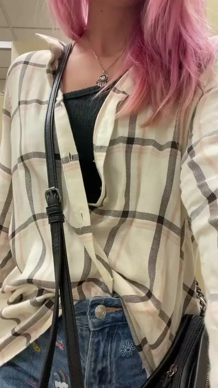 Office Slut Ditches Business Casual for Bare Pussy Flash 😈💦 Happy Friday!