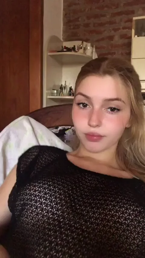 Come Bad Boy, Tongue My Juicy Natural Tits 💦👅