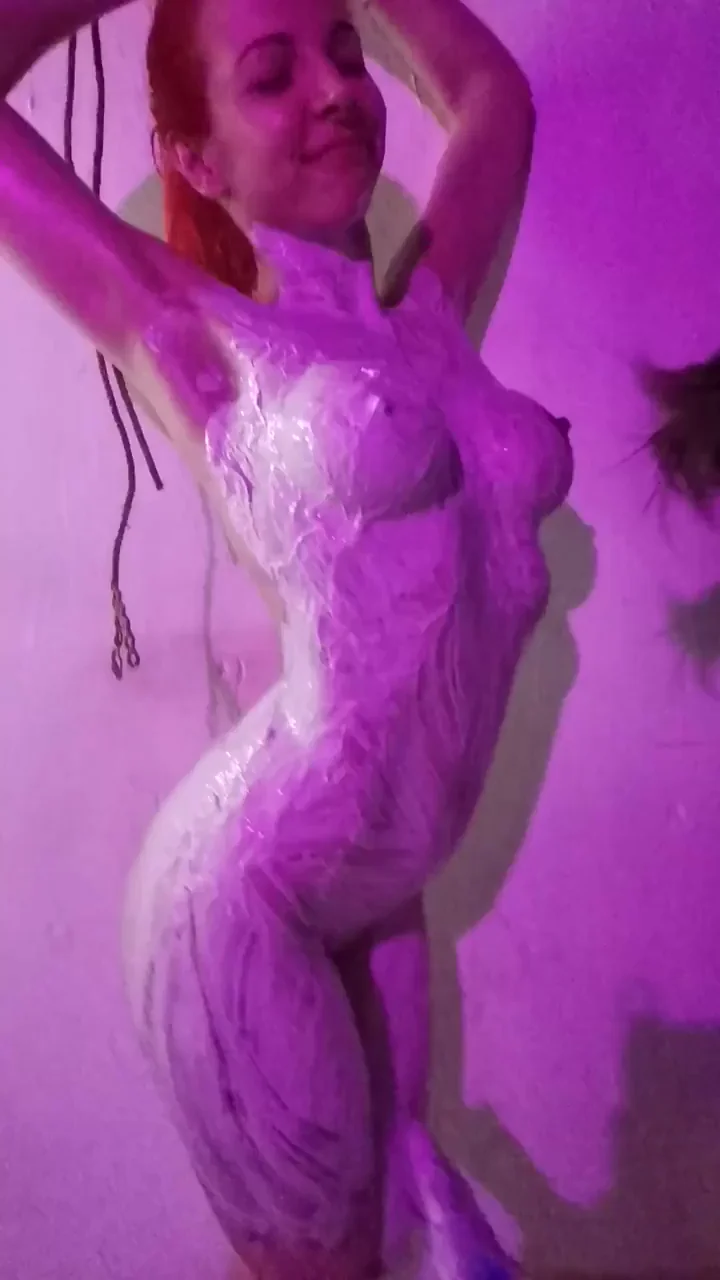 Grinding My Soapy Ass Like a Horny Slut 🥵🍑