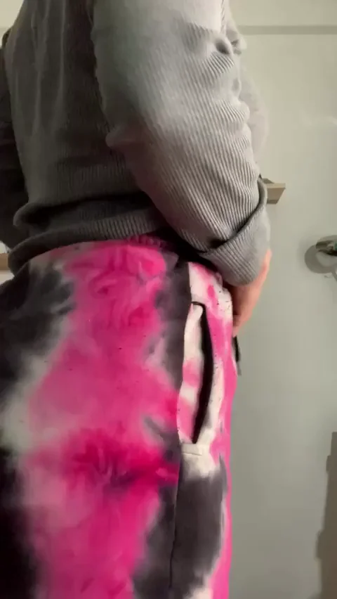 Solo Room Tease: Dropping Pants for My Juicy Round Booty 🍑💦