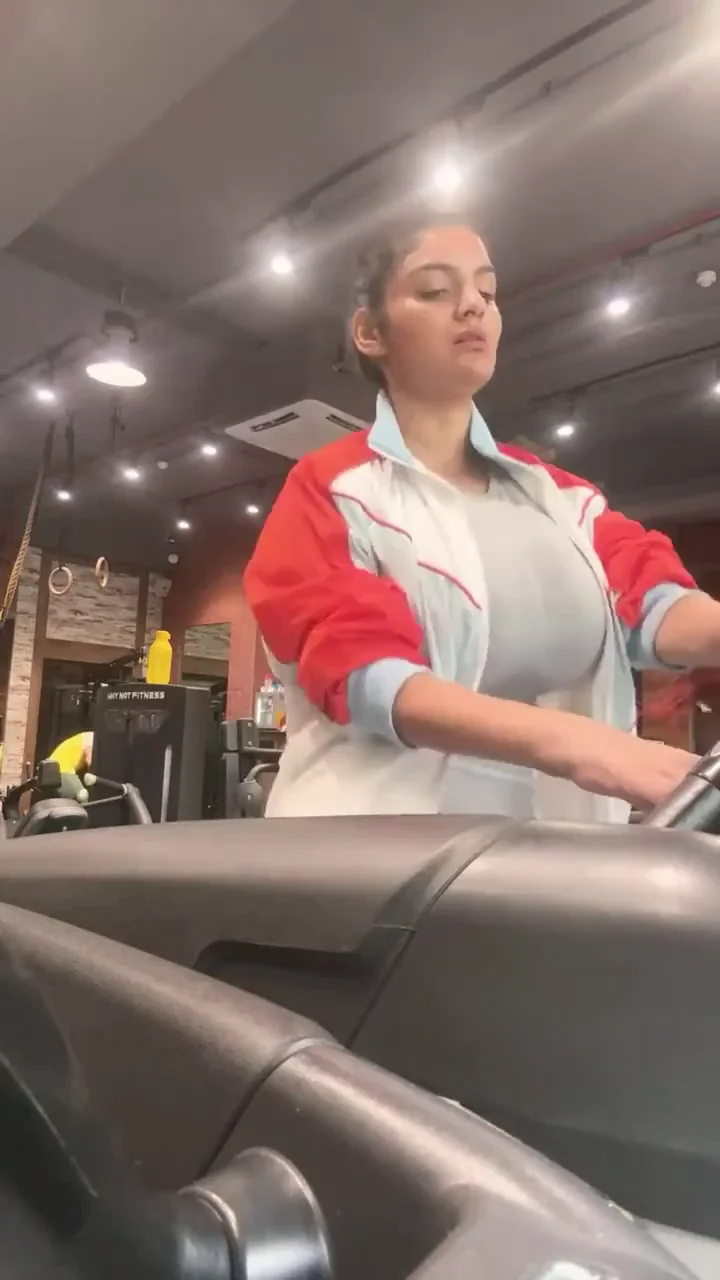 2 Busty 2 Run on Treadmill 💦🍈🍈