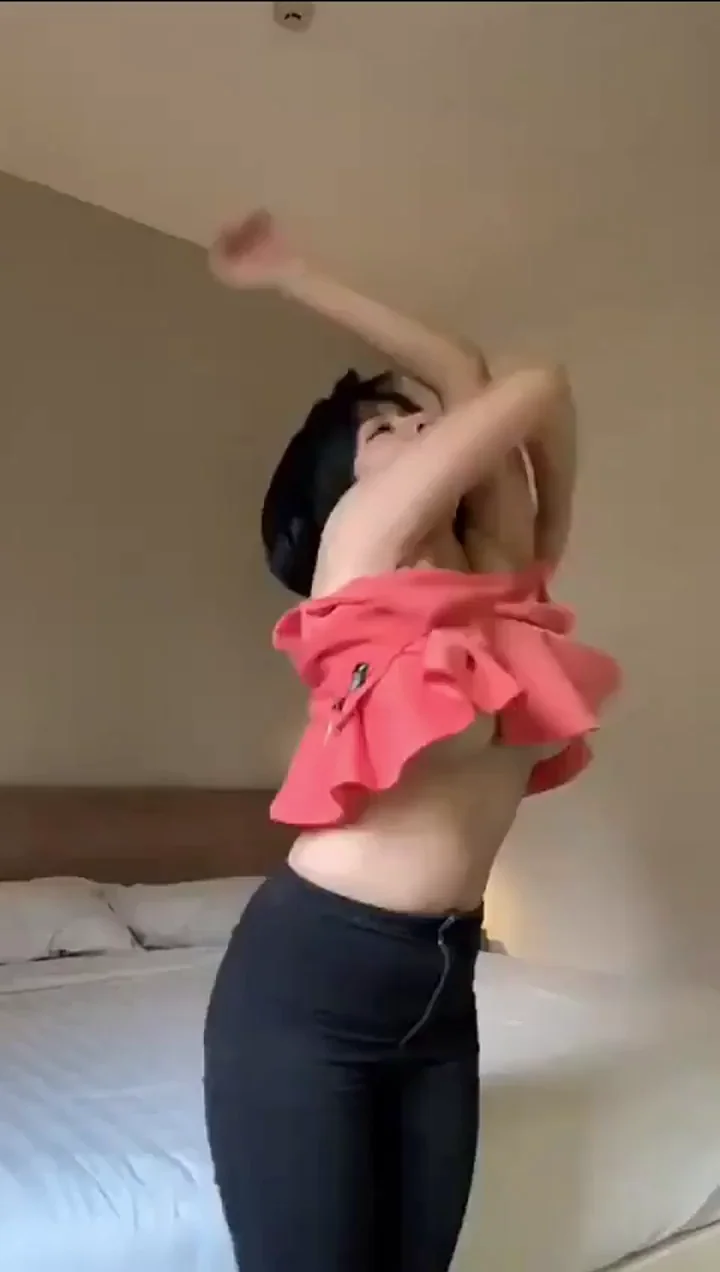 Sexy Pinay Mommy Teases with Juicy Tits & Ass 🍑💦