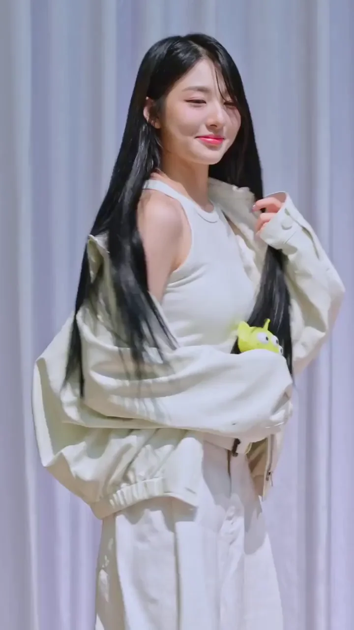 TripleS - Xinyu