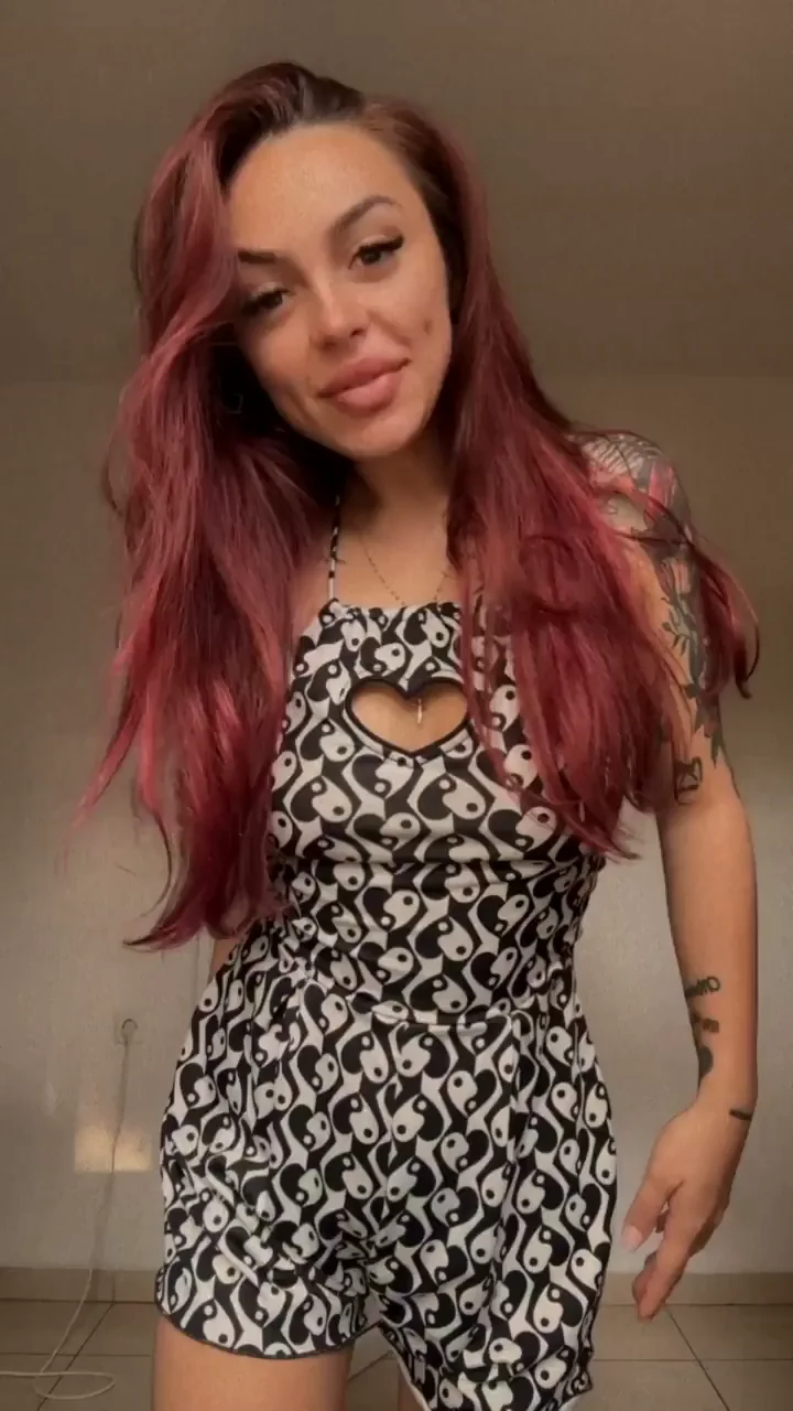 Rate this Redhead with emoji ðŸ”¥