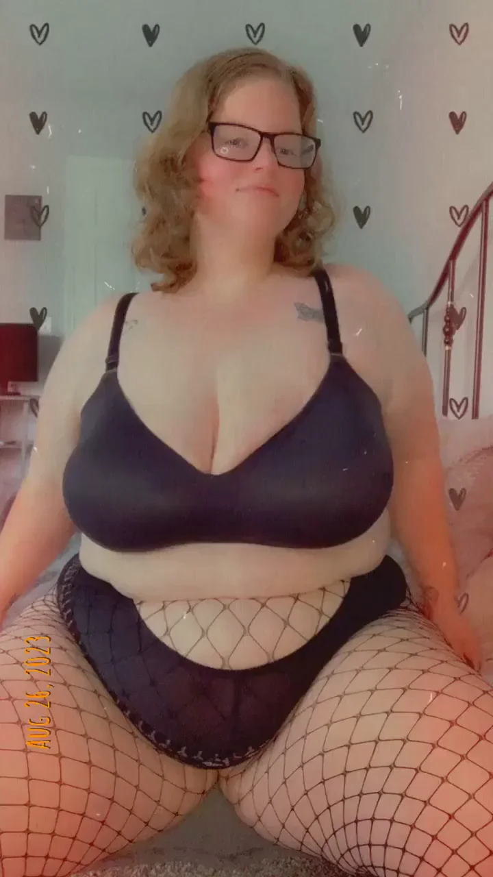 🤤 Massive G-Cup Titty Drop from Thick BBW Brunette 🔥