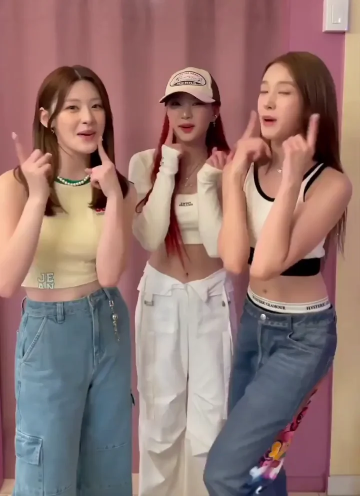 STAYC - Seeun, Isa & J