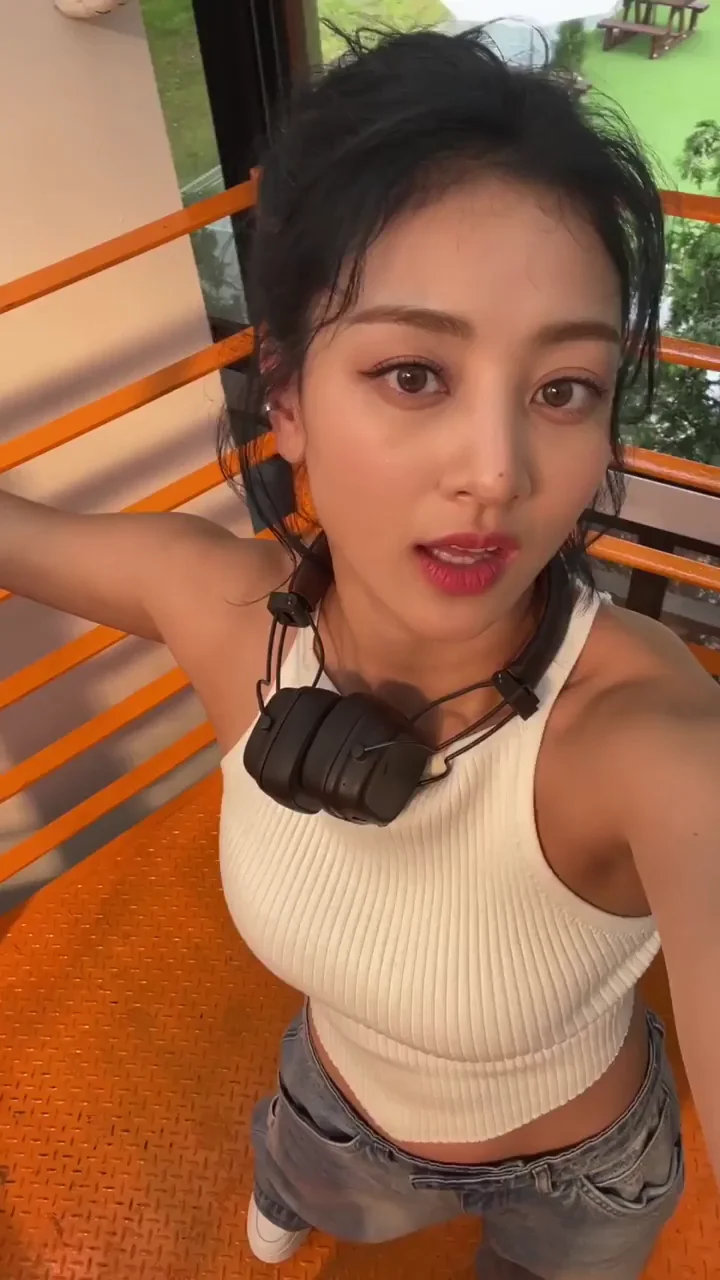 Jihyo's Slutty Balcony Tease: TWICE Leader's Curvy K-Pop Fap Fuel