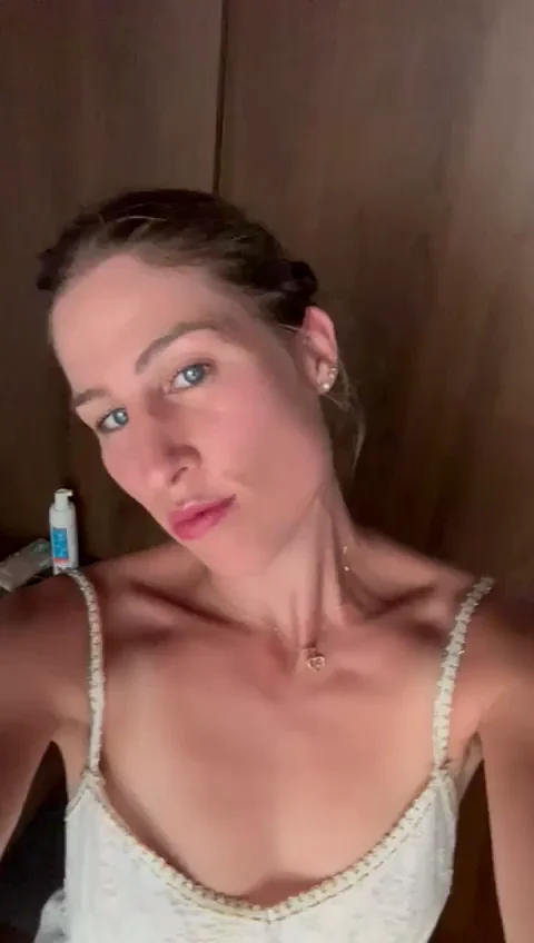 I think im the fuckdoll woman that make u smile