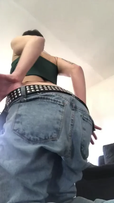 Getting Super Close to This Teen's Massive Jeans Ass 🍑🔥