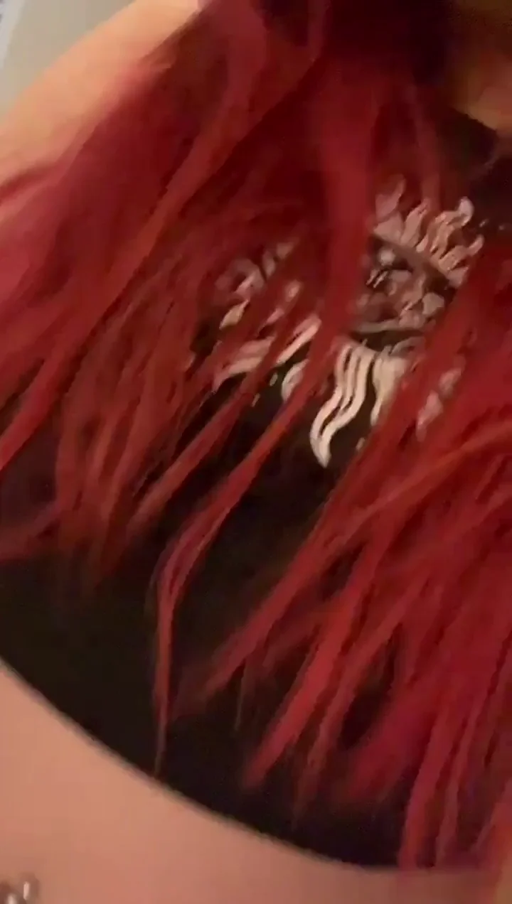Come sit on your goddess's legs 🥵Sexting/JOI/SPH/Custom photos and videos/Dick rate/Femdom. OF FREE. Link in the comments â¤ï¸"ðŸ”¥