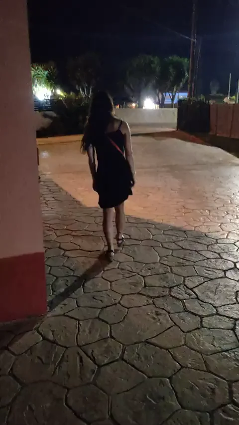 Petite Slut's Nighttime Public Ass Tease 🍑🌙