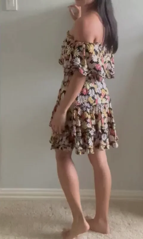 Sundress Tease: 40+ MILF Slips It Off for Bare Tits Reveal