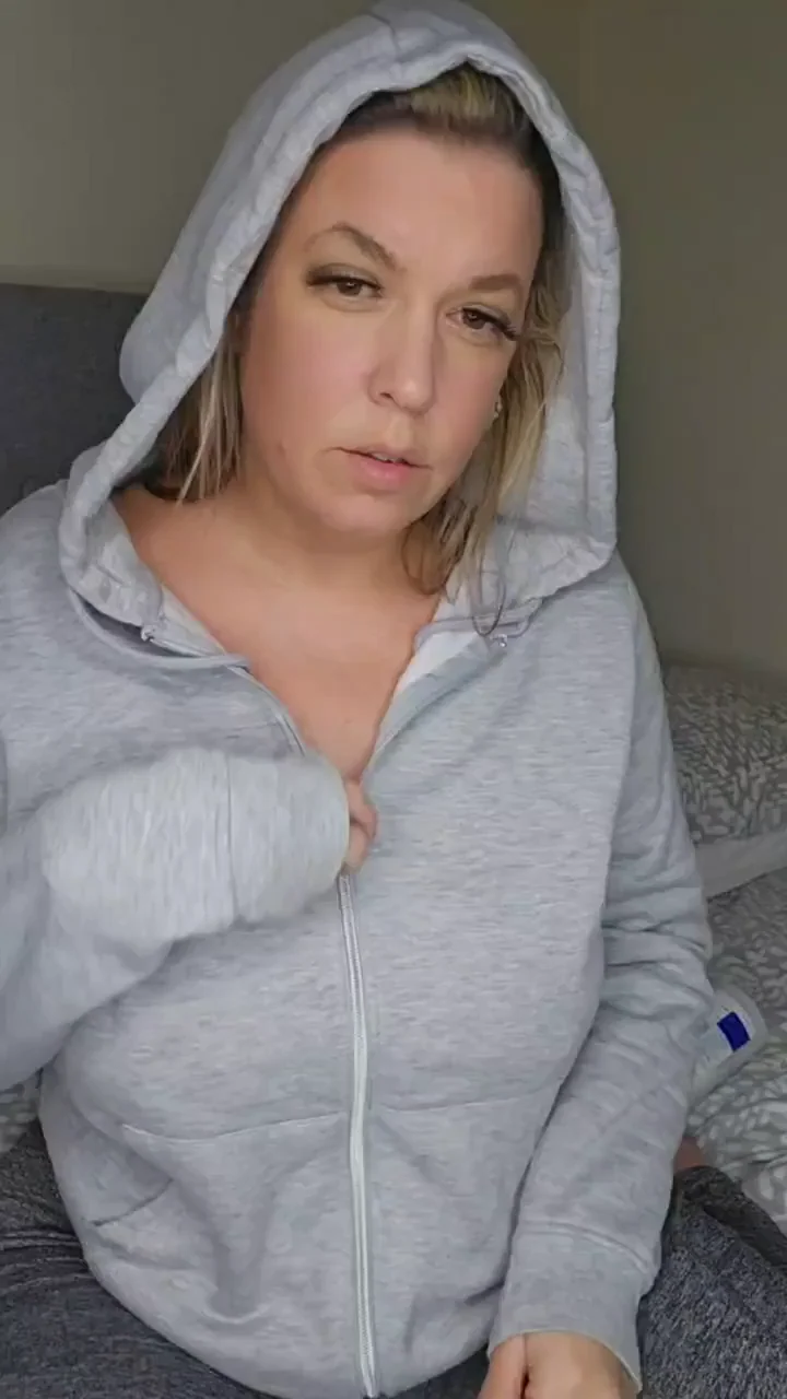 Happy to Fuck This Chubby MILF? 😈🍑💦
