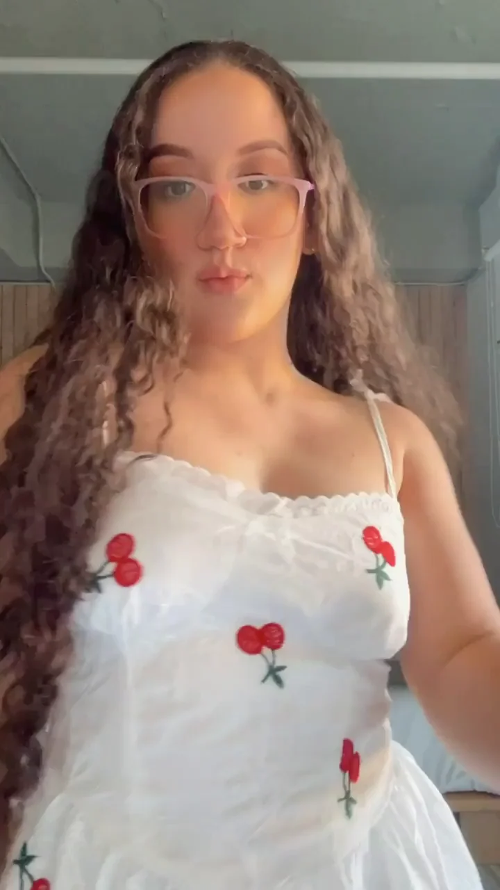 I am a little slut with good boody, right? :3