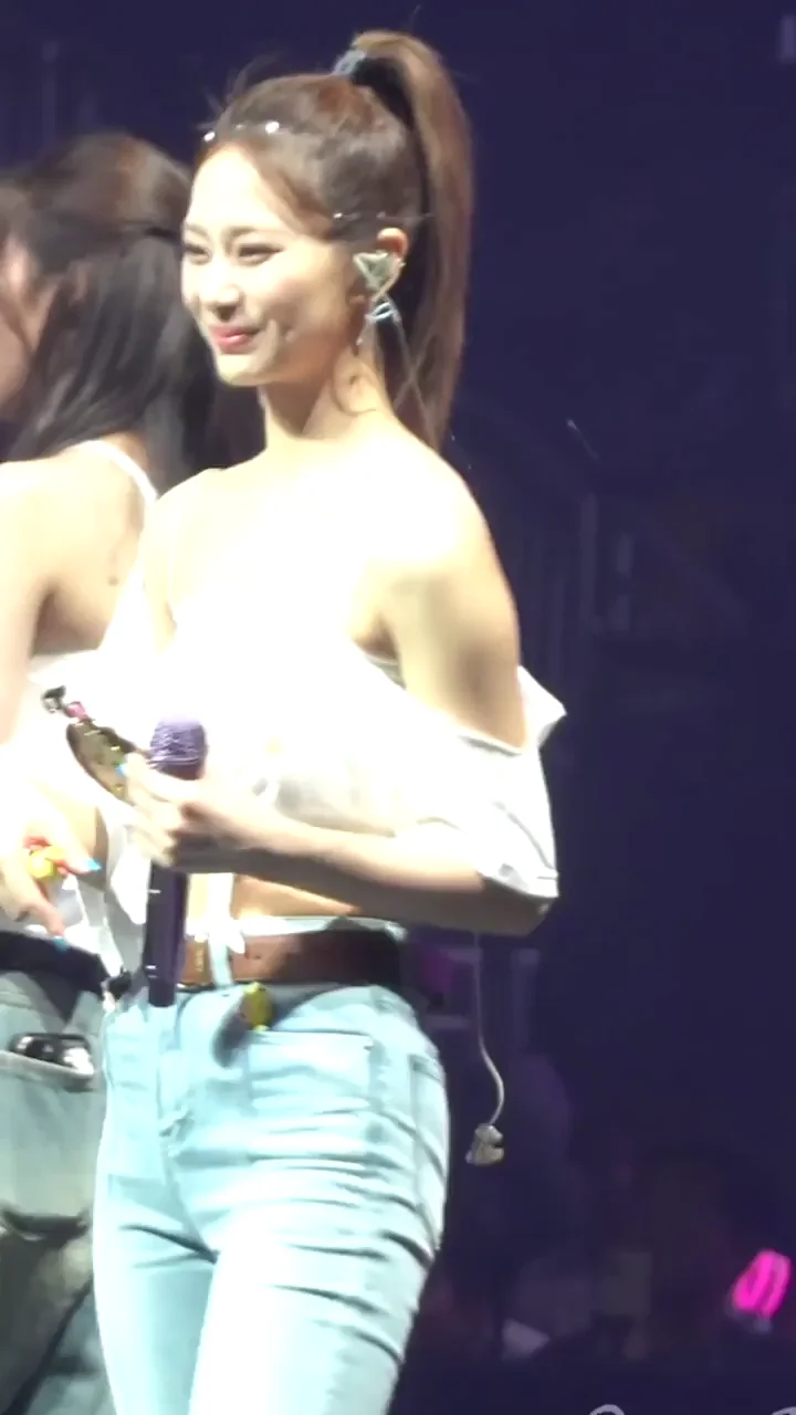 TWICE - Tzuyu