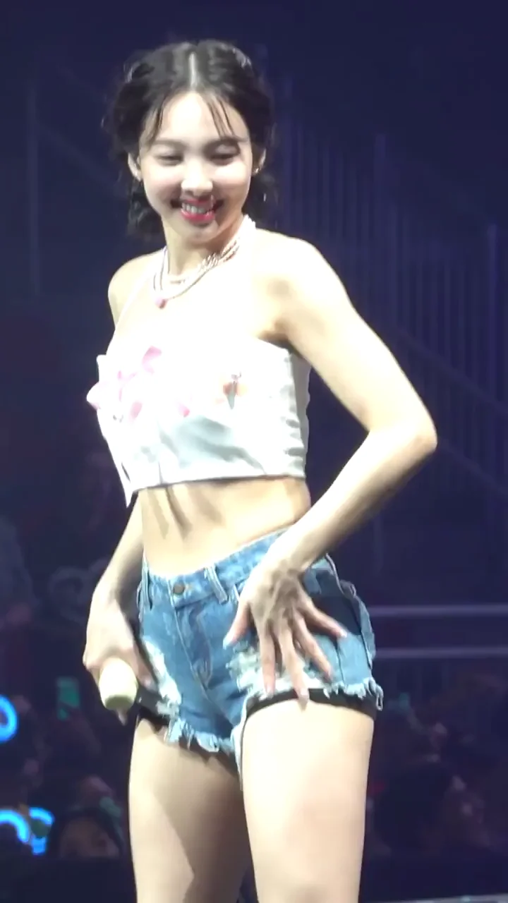 TWICE - Nayeon