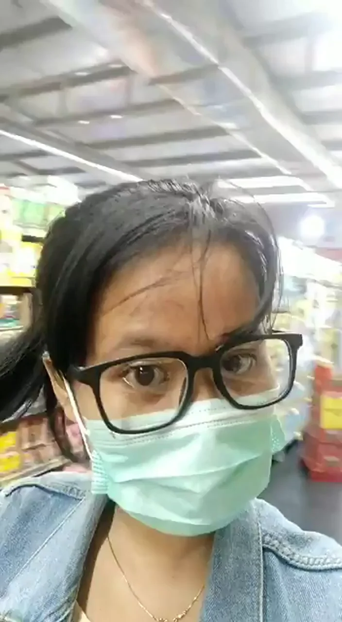 Flashing her big tits in the grocery store