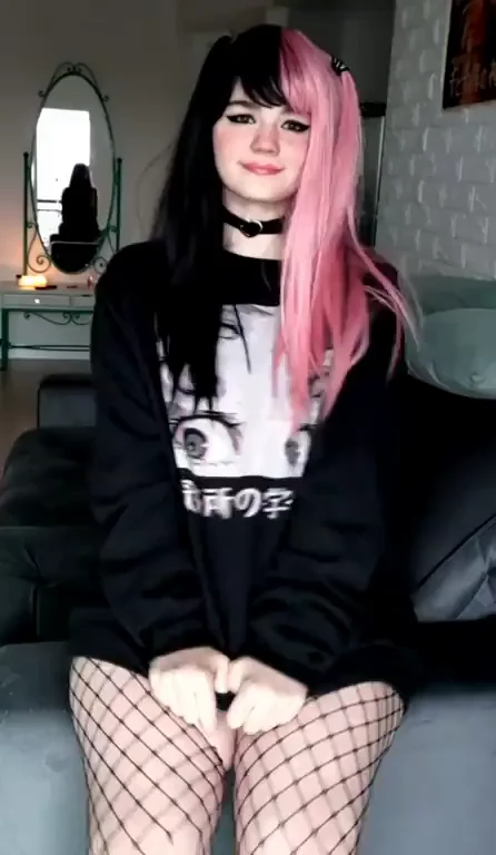 ??? thick thighs save lives