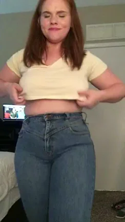 Crop tops and big tits don’t get along hehe