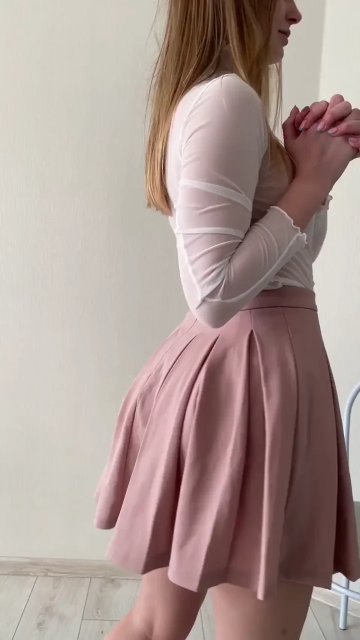 No Panties Tease Under My Pink Skirt 😈🍑