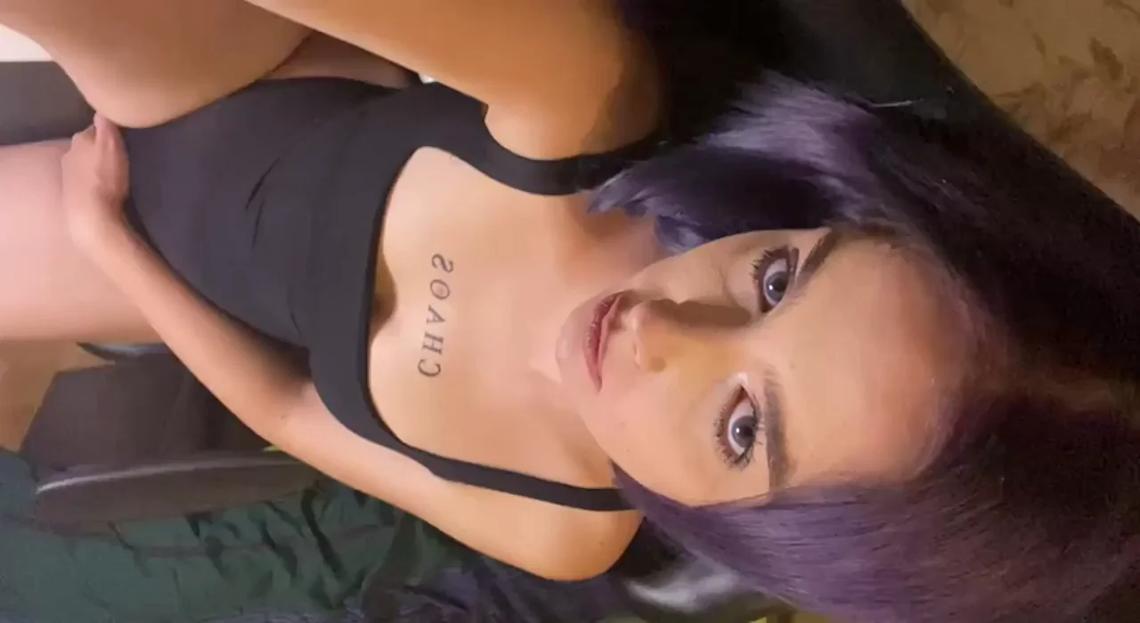 Be My Nut-Busting B-Cup Slut 💦🍑