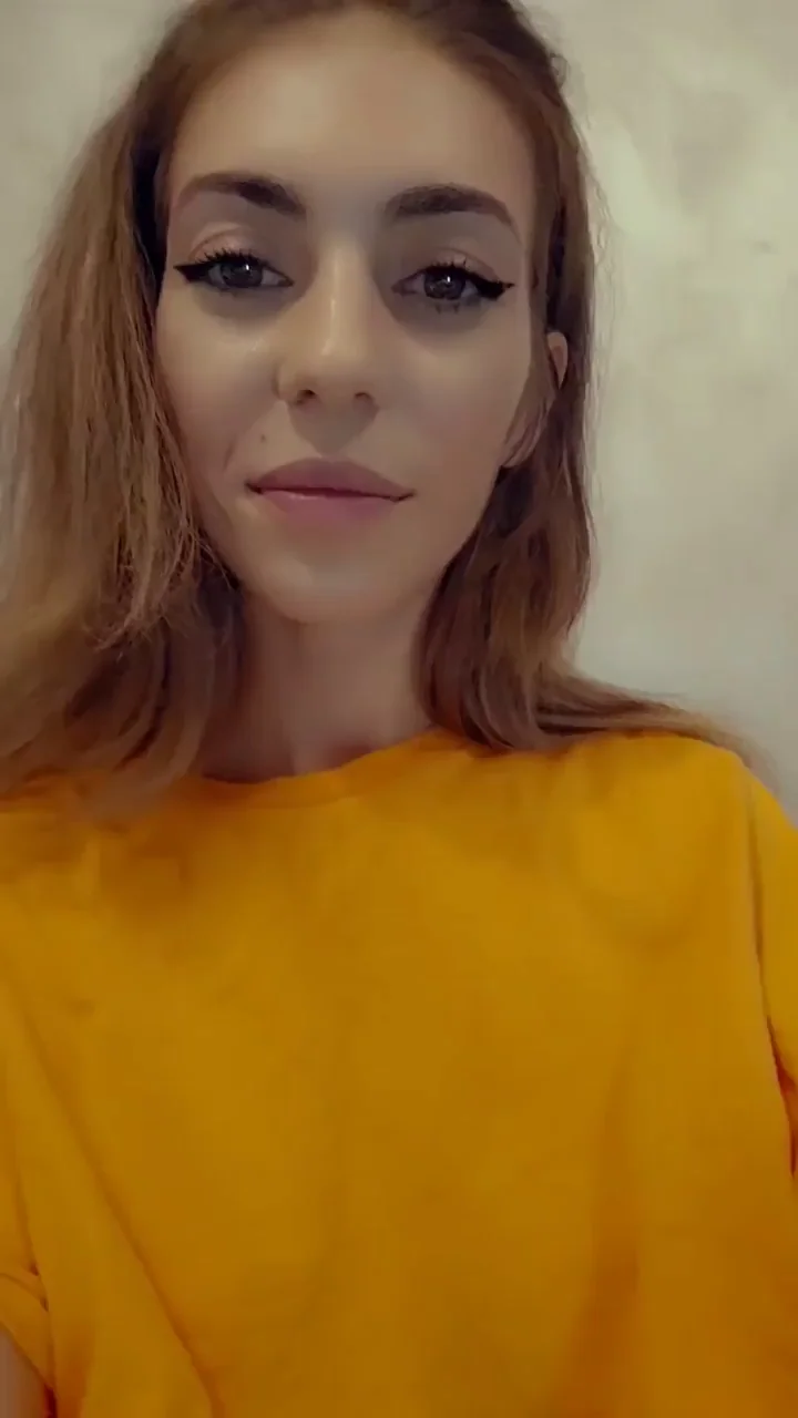 Cute College Slut's Juicy Peach Tease 🍑😈