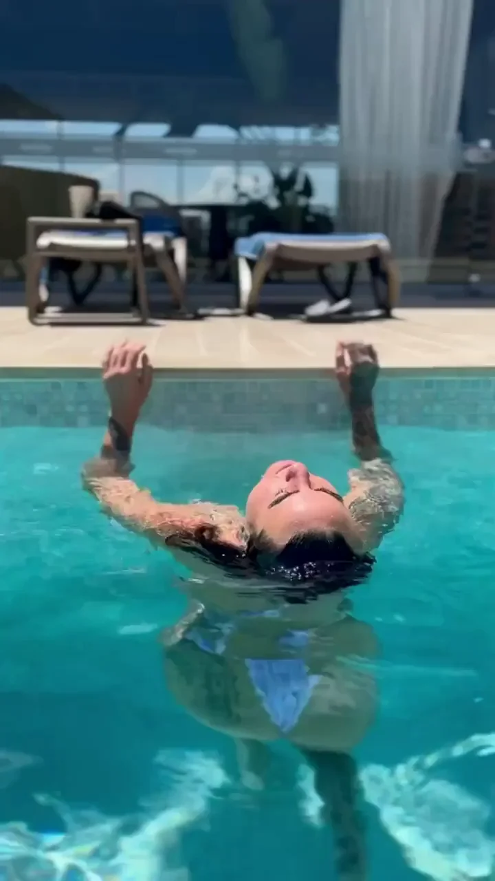 Poolside Pussy Tease: Bikini Babe Gets Wet for You! 💦🍑 [F]