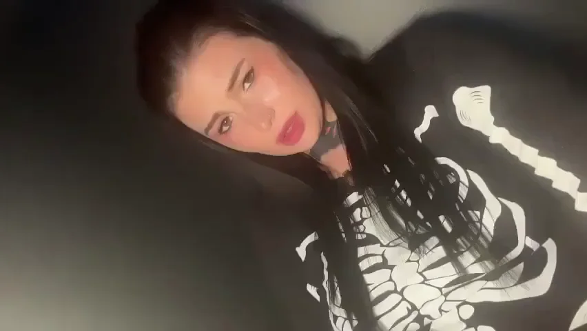 How Many Inches for This Inked Fuckdoll? 🍆💦