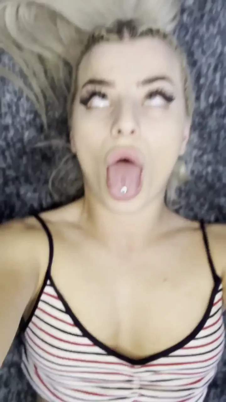 🥵 Discount Slut Begs for Your Hot Load All Over Her 😛💦
