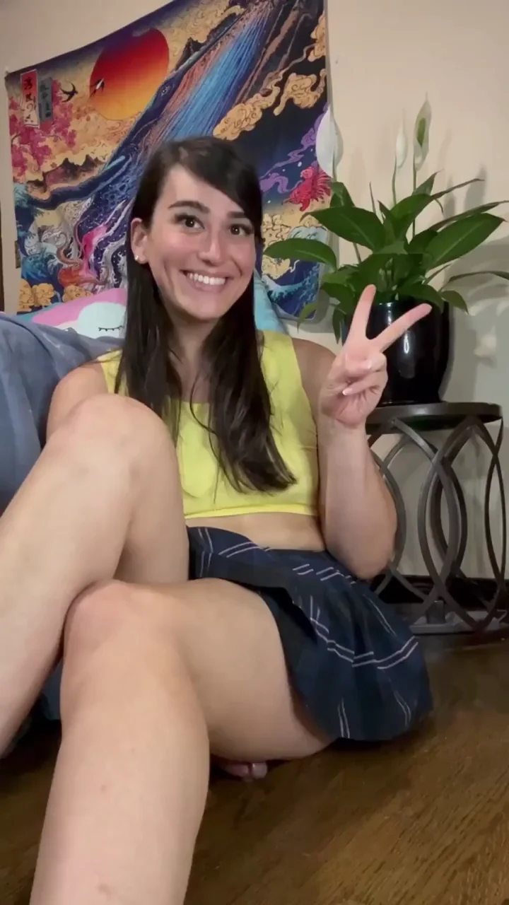 Does my asian girldick look tasty and suckable? ðŸŽŒâœ¨