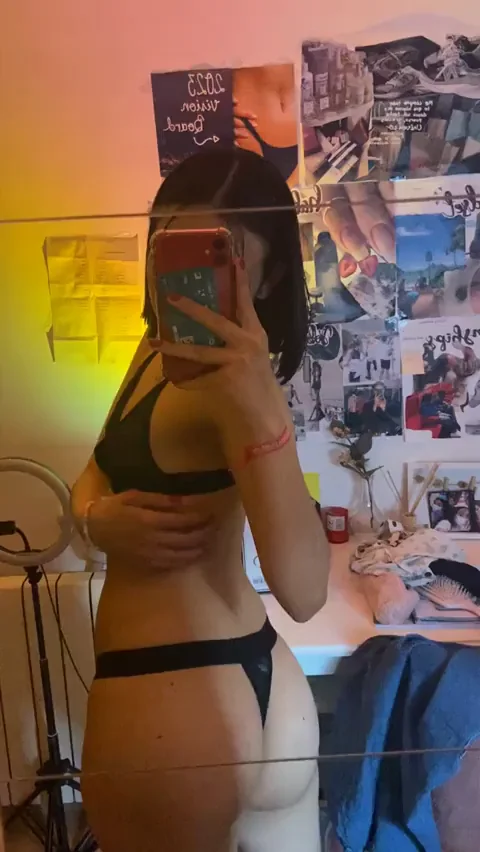 Cute Little Booty Tease: Mirror Selfie Slut Arching for Your Load