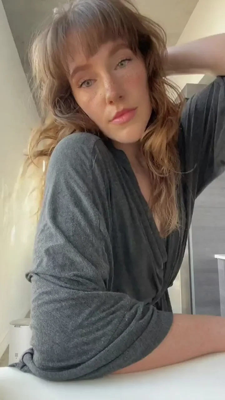 Innocent Petite Co-Worker’s Secret Slutty Side 😈👅