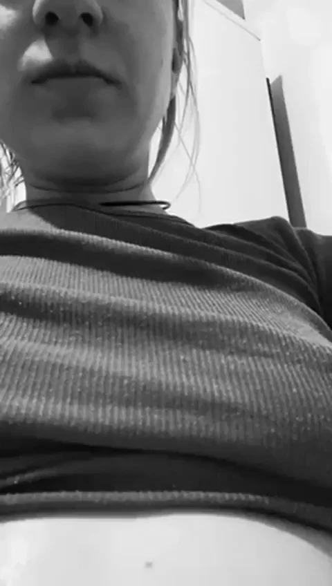 Hot Mom's Juicy Titty Drop 😍🍈🍈 [OC]