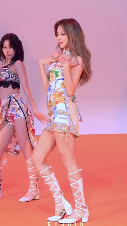 TWICE - Tzuyu