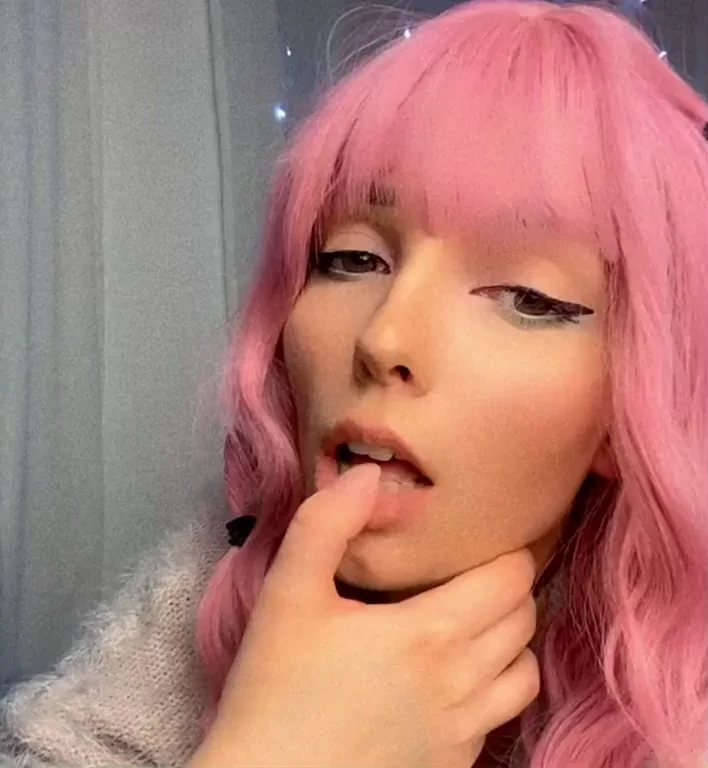 Pink-Haired Gamer Slut's Finger-Sucking Ahegao Frenzy