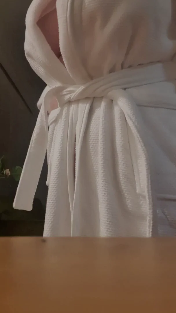 Robe Tease Titty Drop Reveal 💦🍒🔥