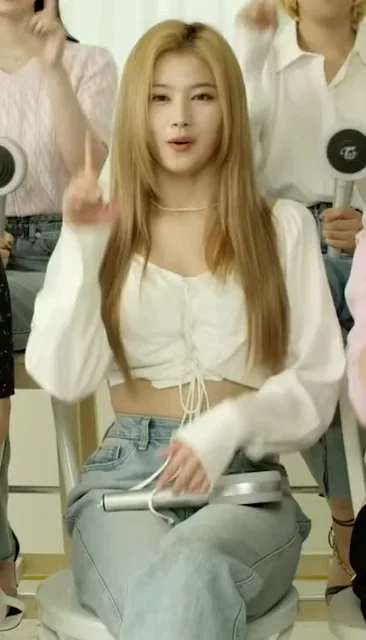 TWICE - Sana