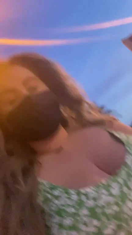 Rumour has it there’s a wild 5ft2 Scottish girl on the loose, flashing ?