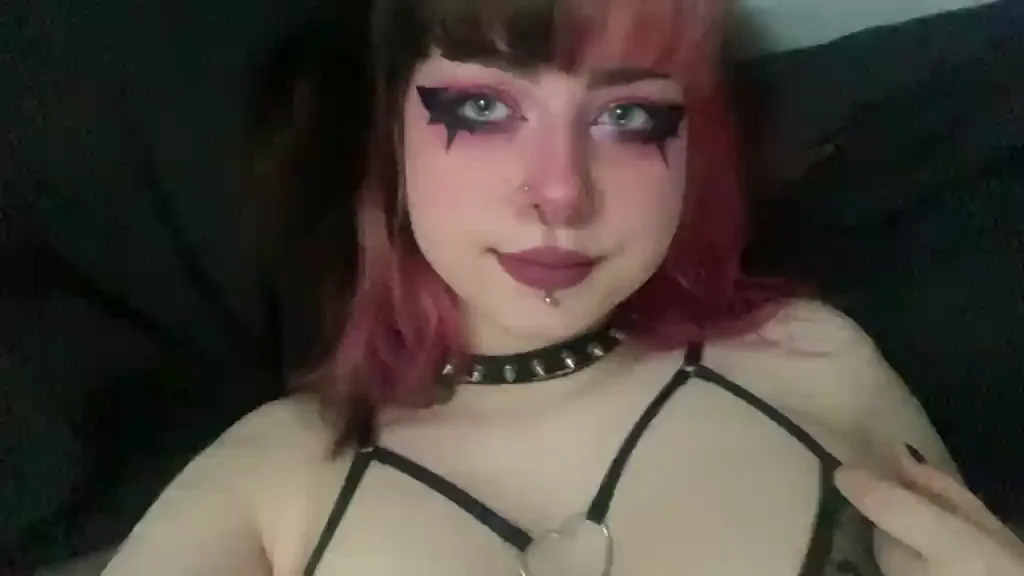 Wanna Pound This Pierced Goth Slut? 😈🔥