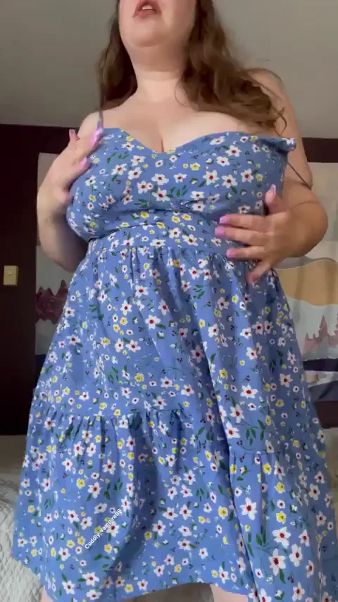 Just me and my mombod with no panties... Again