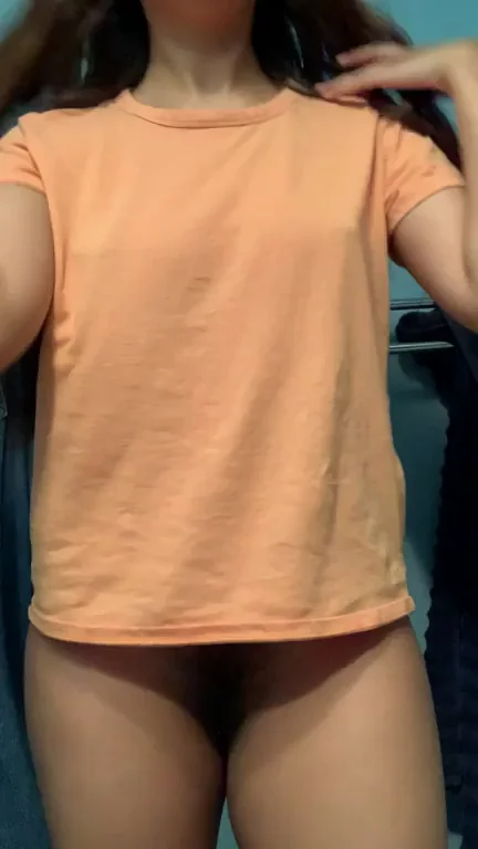 Hey papí hit ?? for a free 4 minute masturbating video in your DM'S ?