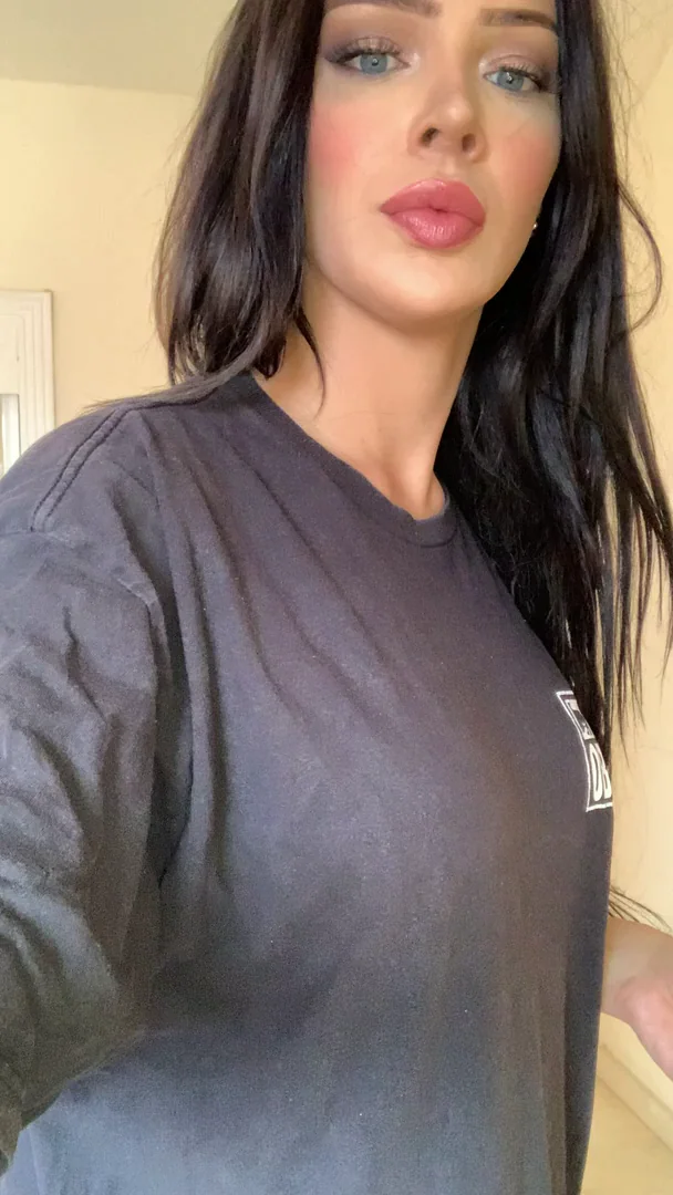 🍑 Would You Fuck Your Bestie's Slutty Brunette Sis? 🔥