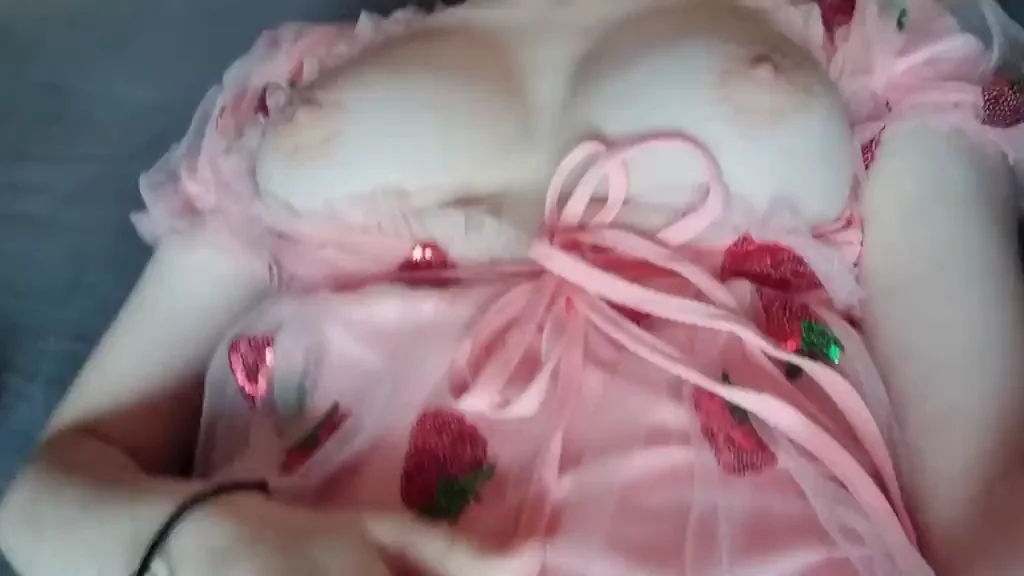 Fragile Slut Begs to Have Her Holes Degraded 😈🍓