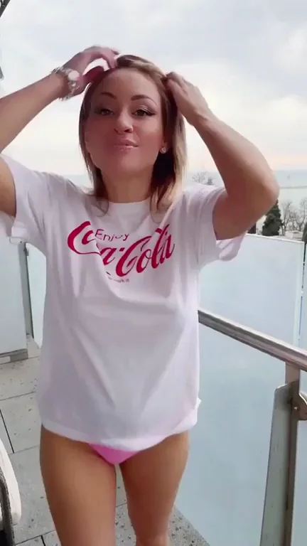 Lil balcony flashing for happy Wednesday