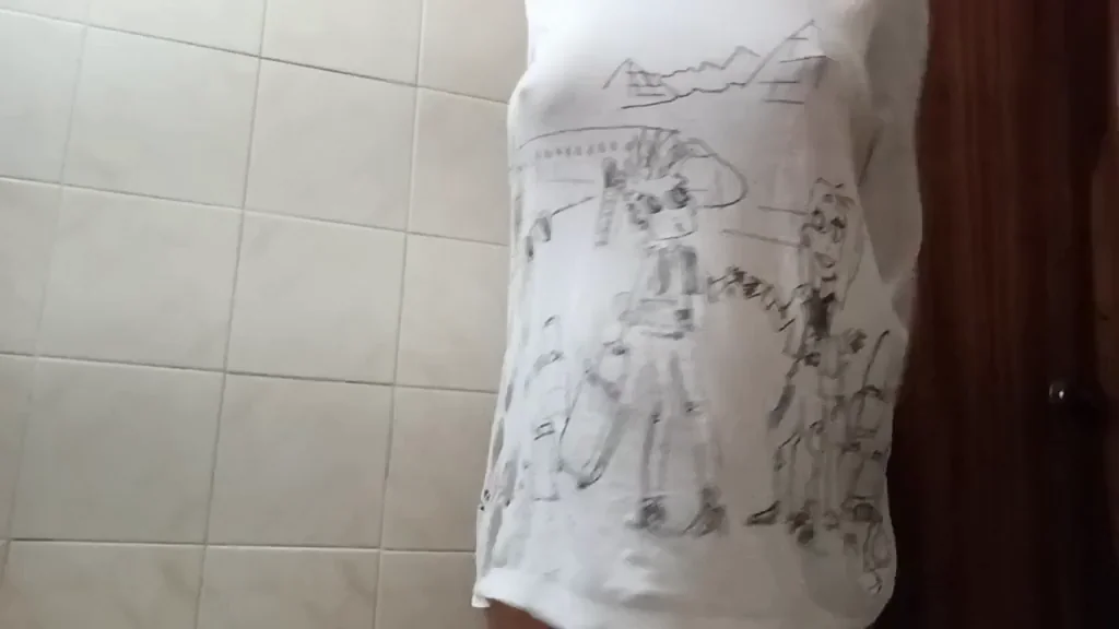 I may be a petite but I pack a very nice rack ?