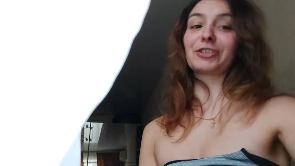 Radiokate's Bashful Titty Flash 😏🍒